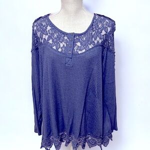 Clover + Scout blue tee with lace yoke. Sz 1x